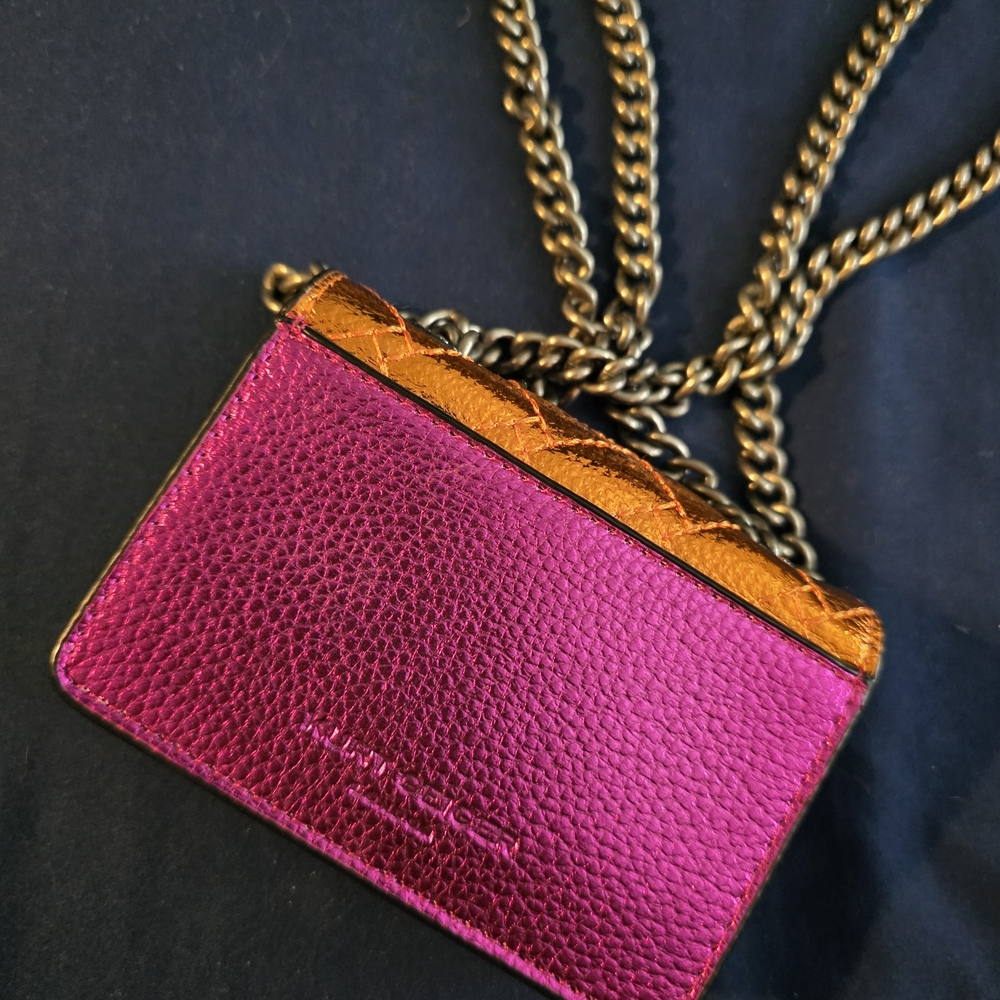 Quilted Metallic Chain Bag - Picture 4 of 6